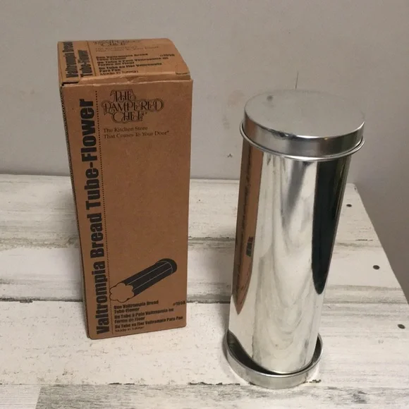The Pampered chef Valtrompia bread tube-heart