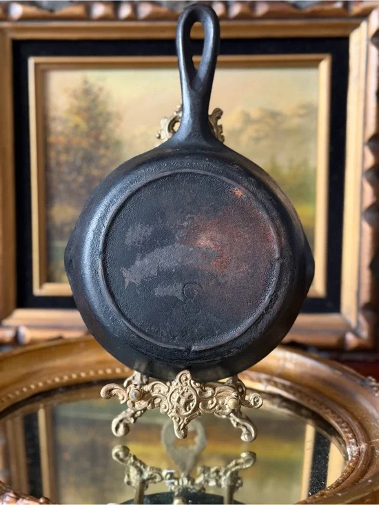 Classic Black Cast Iron Skillet - Durable Home Kitchen Fry Pan