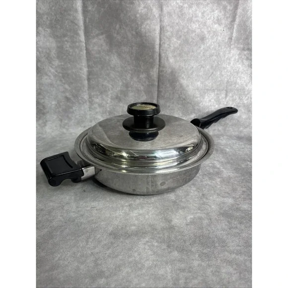Kitchen Craft West Bend 10 Inch Freedom‎ Skillet With Lid Excellent