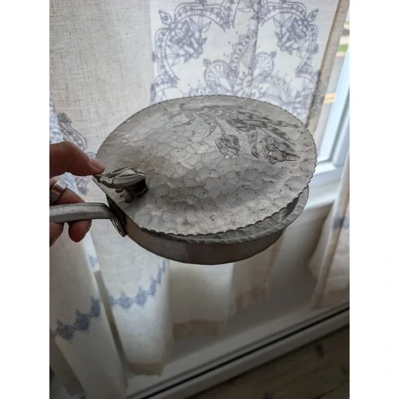 Hand Wrought Creations Aluinum‎ Pan W/Lid Tulip Design Hammered