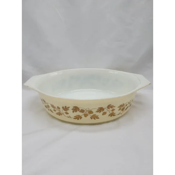 Vintage Pyrex 045 2-1/2 Qt Golden Acorn Oval Casserole Dish Made In USA