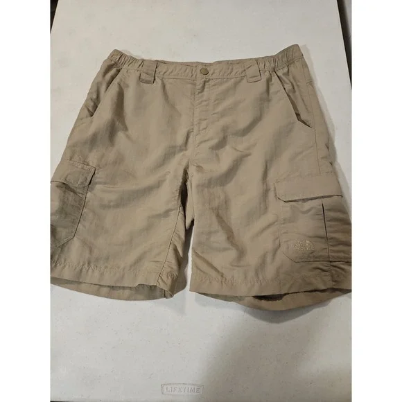 The‎ North Face Men's Cargo Khaki Nylon Size Large Hiking Fishing Shorts (1647