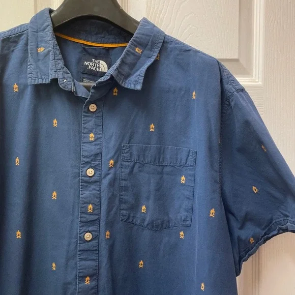 The‎ North Face Size XXL Trail Hiking Campfire Shirt All Over Print Blue Orange