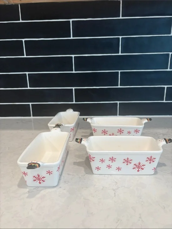 Set of 4 Holiday Time Mini Loaf Pans