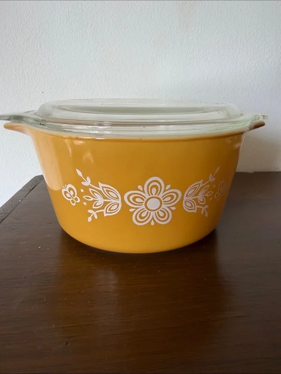 Pyrex Yellow Floral Casserole with Clear Glass Lid