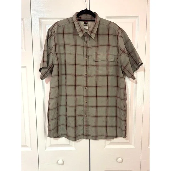 North Face Plaid Fishing Hiking Shirt XL Back Vent Mesh Button Down Zip Pocket