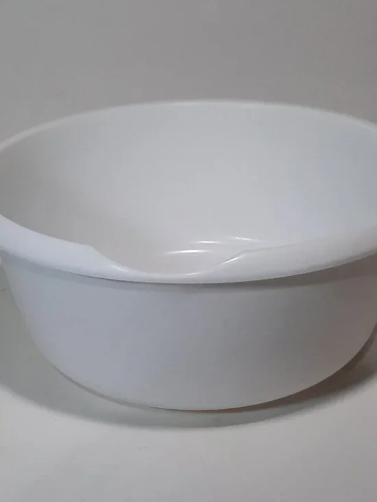 Vintage Rubbermaid Chef Bowl White 4 Quart Plastic Item 3023