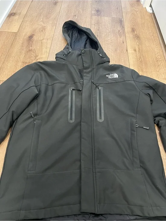 The North Face Men’s Black Hooded Softshell Coat