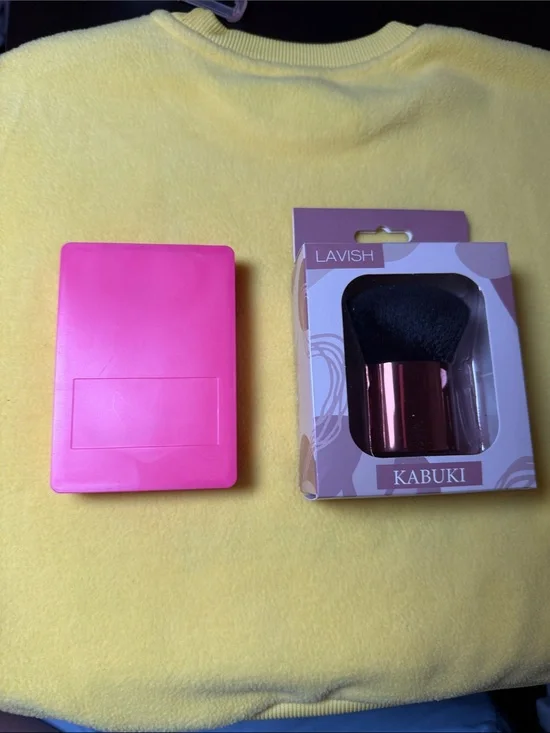 Lavish Kabuki Brush set