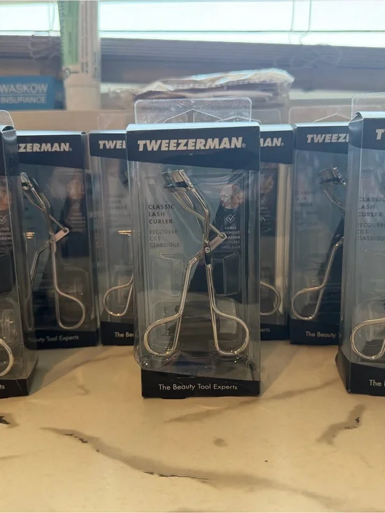 6- total new Tweezerman Classic Lash Curler - Silver