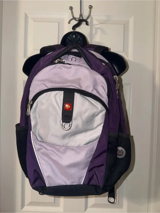 Swiss Gear Airflow Cushioned Computer/Media Multi Pocket Backpack Black/Gray