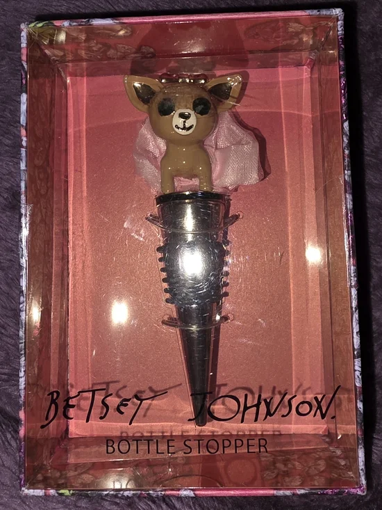 Betsey Johnson Chihuahua Head Wine Bottle Stopper in Pink and Gold