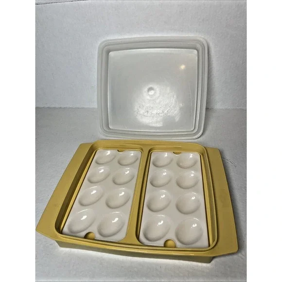 Tupperware Deviled Egg Keeper Carrier in Harvest Gold  723-1 USA