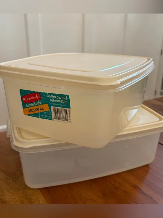 TWO Vintage Rubbermaid Servin’ Saver Container Rectangle 3863 Almond Lid 33 Cups