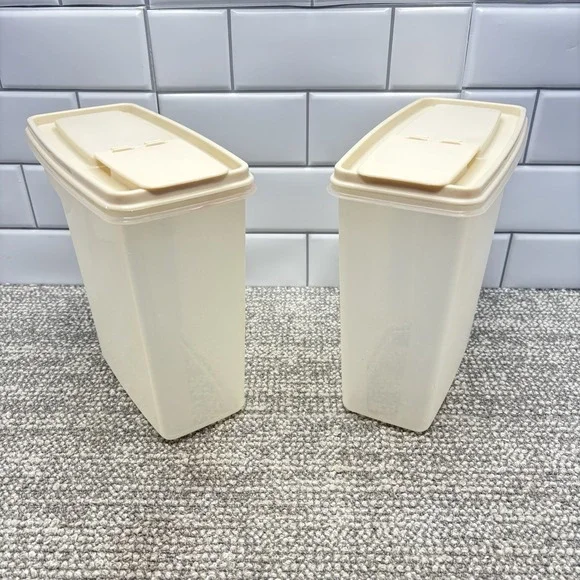 Vintage Rubbermaid‎ Servin Saver 13 Cup Storage Pouring Container Set Of 2