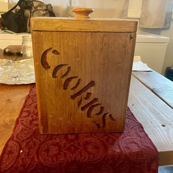 Vintage Wood Cookie Rectangle Canister with Lid Made In USA 9