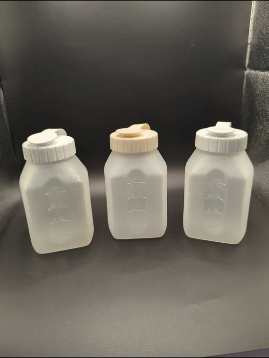 Lot of 3 - Rubbermaid One Pint 0229 Drink Bottles Servin Saver Flip Top Lids 246