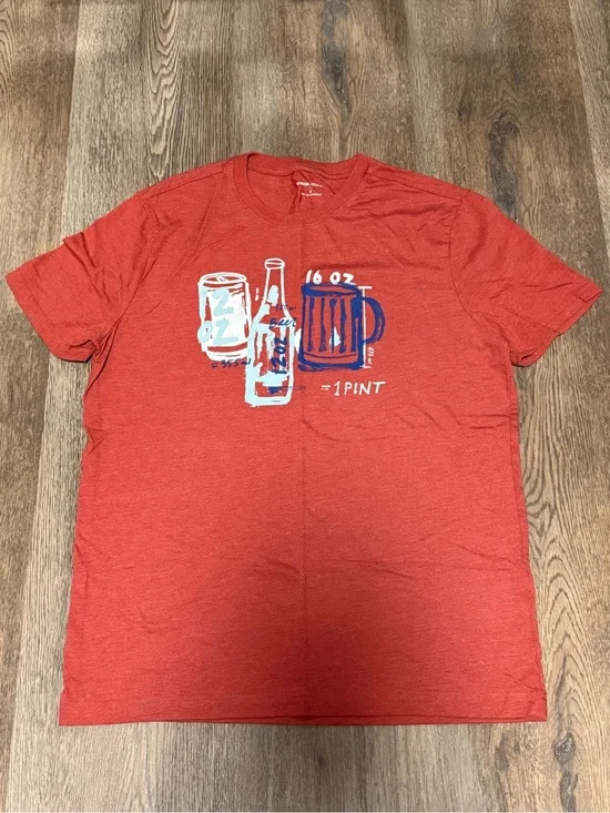 Banana Republic Men Graphic T-Shirt (Beer Illustration) Size Small
