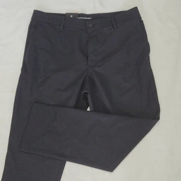 Banana Republic Men's Performance Golf Pants Black Flat Front 34x29 NWT