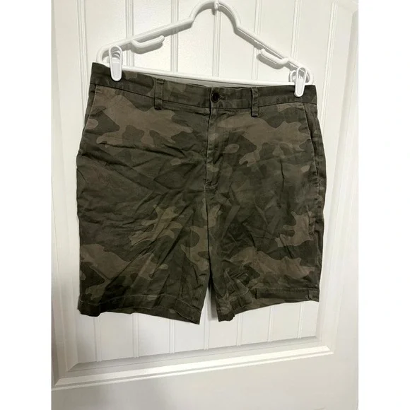 Banana Republic Aiden Short Mens 34 Green Camo Slim Fit Stretch Chino 6385