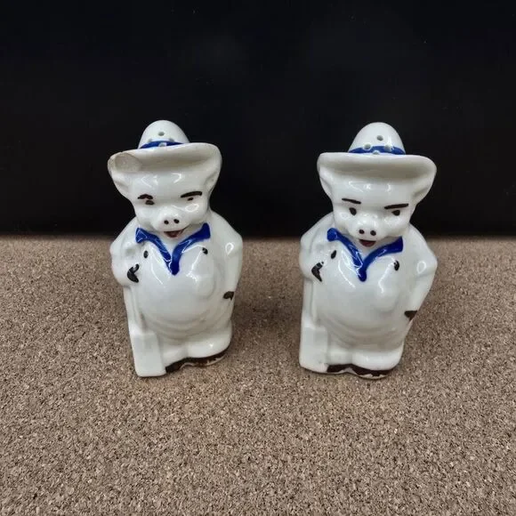 Vintage Shawnee Pottery Farmer Pig Salt & Pepper Shakers Original Corks