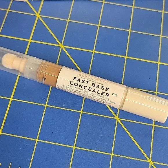 Revolution Fast Base Concealer for Flawless Coverage C13 New 4.5ml