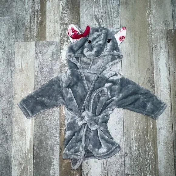 NEVER USED Hundson Baby Girl's Grey Elephant Fuzzy Robe Size 0-9 Months