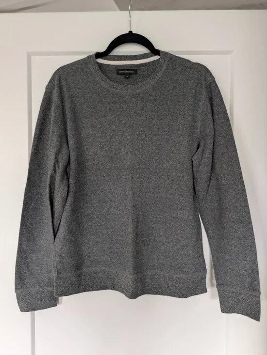 Banana Republic Men's Sweater Sized Medium