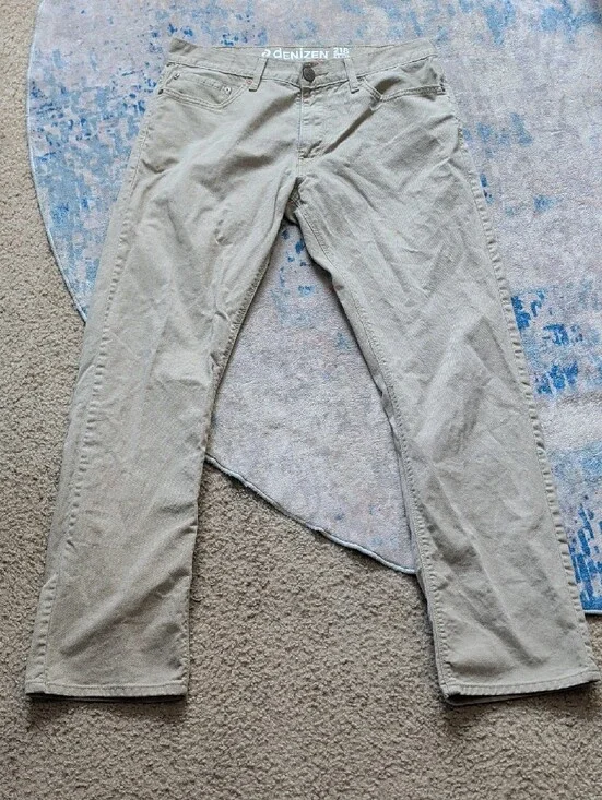 Levi's 218 Slim Straight Fit Pants in Khaki Men's 33x32