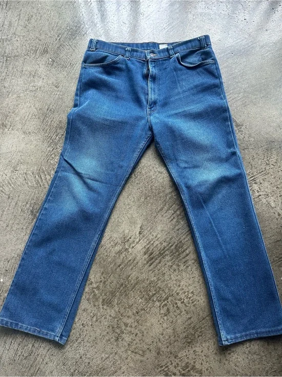 Vintage Levi’s Straight Leg Jeans – Medium Wash W38 L32