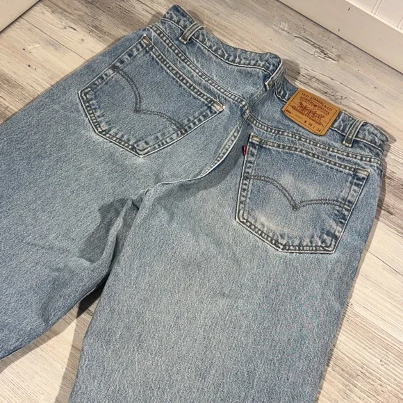 Vintage‎ Levis 550 Distressed Jeans Made in Canada Mens 38x34 (36x33.5)