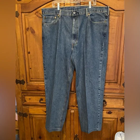 Levi’s jeans stonewash 550 sz 42 inseam 29.5