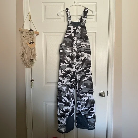 Arctix Kids Medium Camo Snow Bibs - Black & Gray EUC