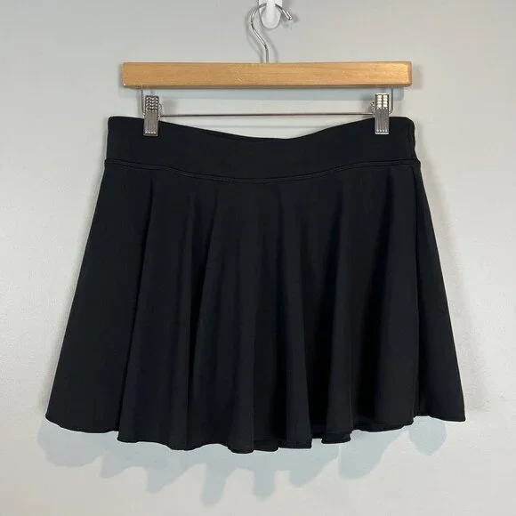 Under Armour Girls Black Motion Skort Skirted Shorts Size XL Fitted NWT