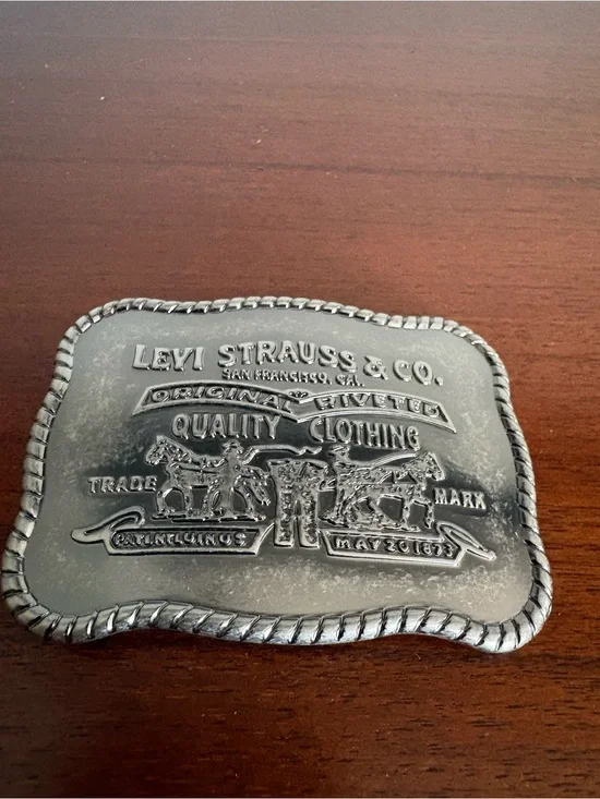 Levi Strauss & Co. Metal Belt Buckle - Silver Rope Border