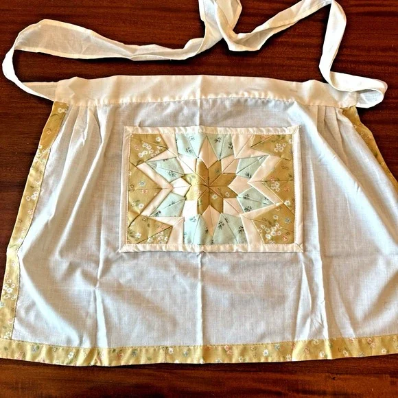 Vintage Quilt Block  and flowers Kids Apron 19 X‎ 21 Thick Material
