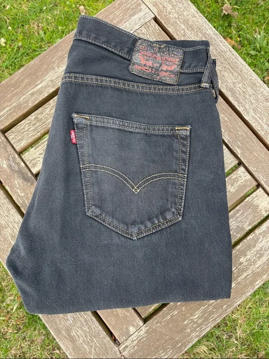 Levi's Men's Black Slim Straight Jeans - Classic Five-Pocket