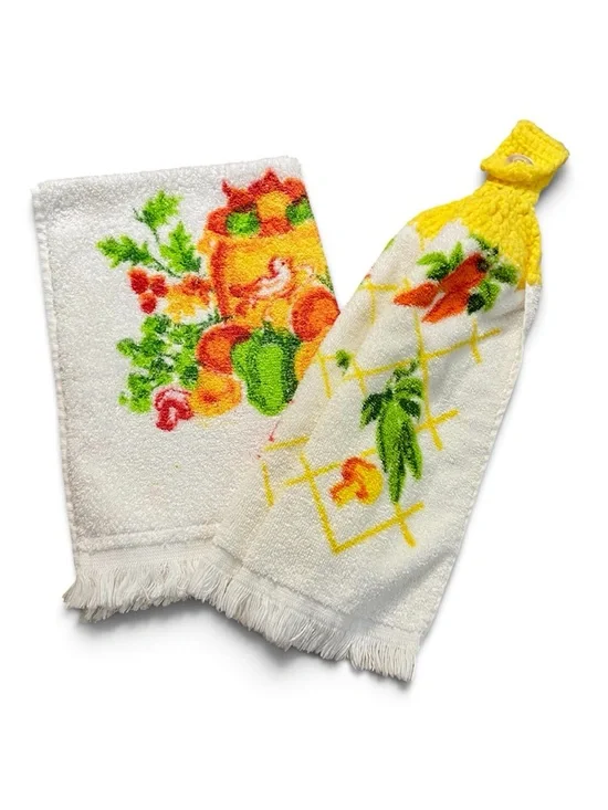 Set of 2 Vintage Kitchen Towels with Vegetable Designs