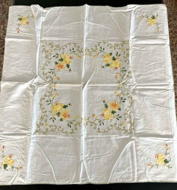 HAND APPLIQUE & HAND EMBROIDERY TABLECLOTH 33x32 Yellow Green STUNNING WORK!