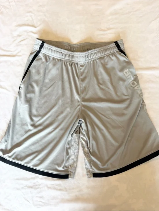 Boy’s Under Armour Athletic Shorts - Light Gray