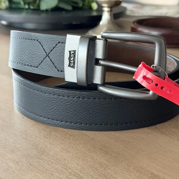 Levis Mens‎ Reversible Belt Black Brown Gunmetal Buckle Size XL 42-44 NEW