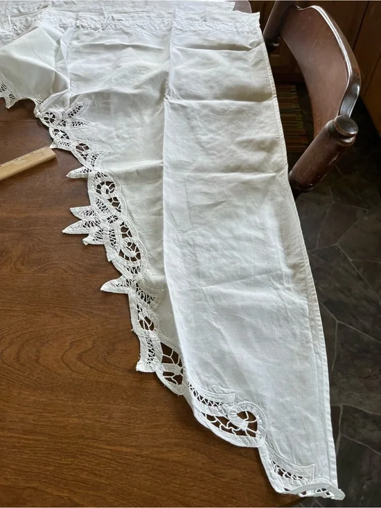 White Cotton swag valance curtain with Scalloped decorative Battenburg lace Edge