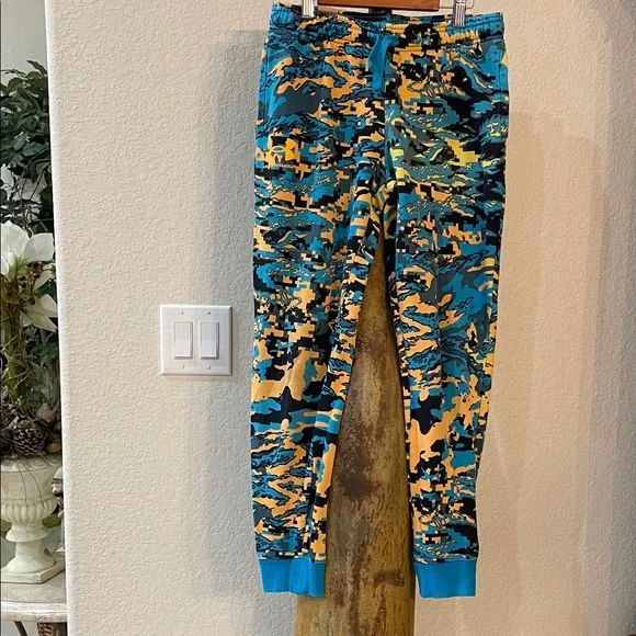 Under Armour Blue and Gold Camo Fleece Joggers Youth Size L w Pockets