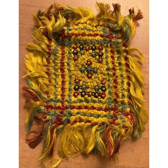 Vintage Handmade Woven Hot Pad, Pot Holder, Plant Holder‎ 10x7