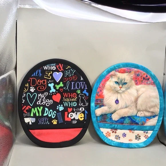 Pair‎ Of Oven Mitts Handmade Dogs And Cats 7.5 X 9