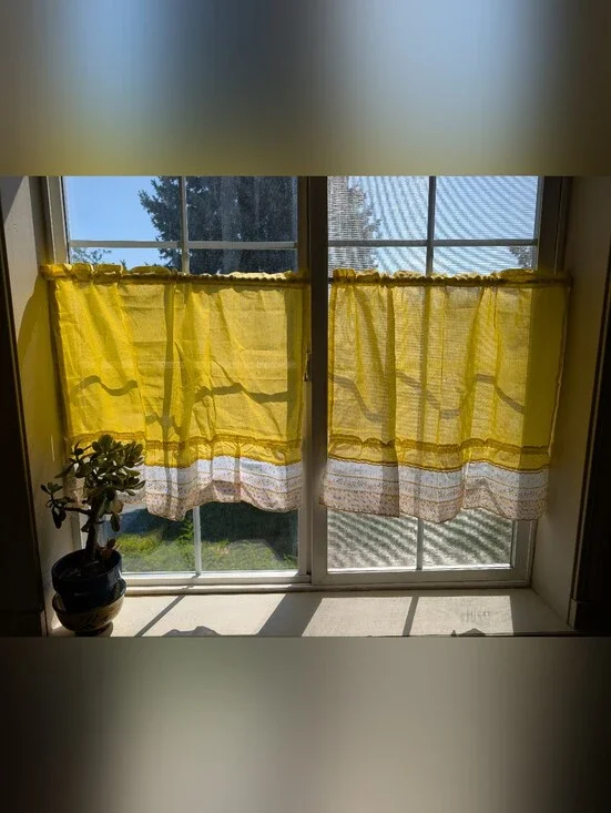 Vintage 1970s Yellow White Floral Pair Set of 2 Kitchen Curtains
