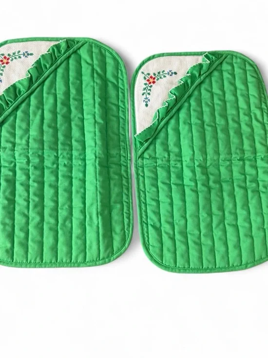 2 vintage Green Quilted Pot Holders with Cross-Stitch Corners