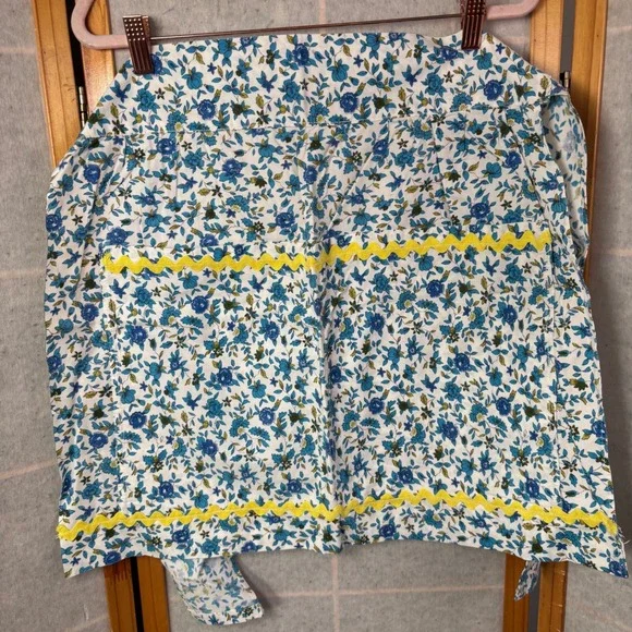 Handmade Floral Half‎ Apron Blue White Yellow Rick Rack Trim Pockets Vintage