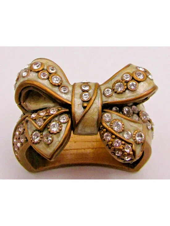 Edgar Berebi Ivory Bow with Crystals Napkin Ring