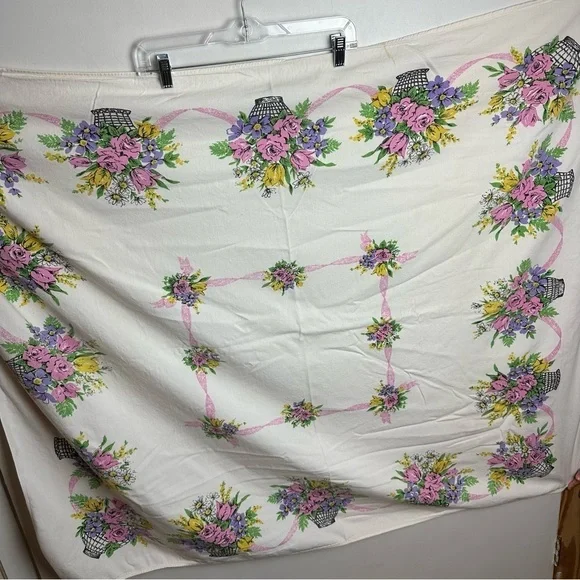 Vintage Flower Basket Tablecloth Bouquet 42 X 51 Rectangle Farmhouse Easter